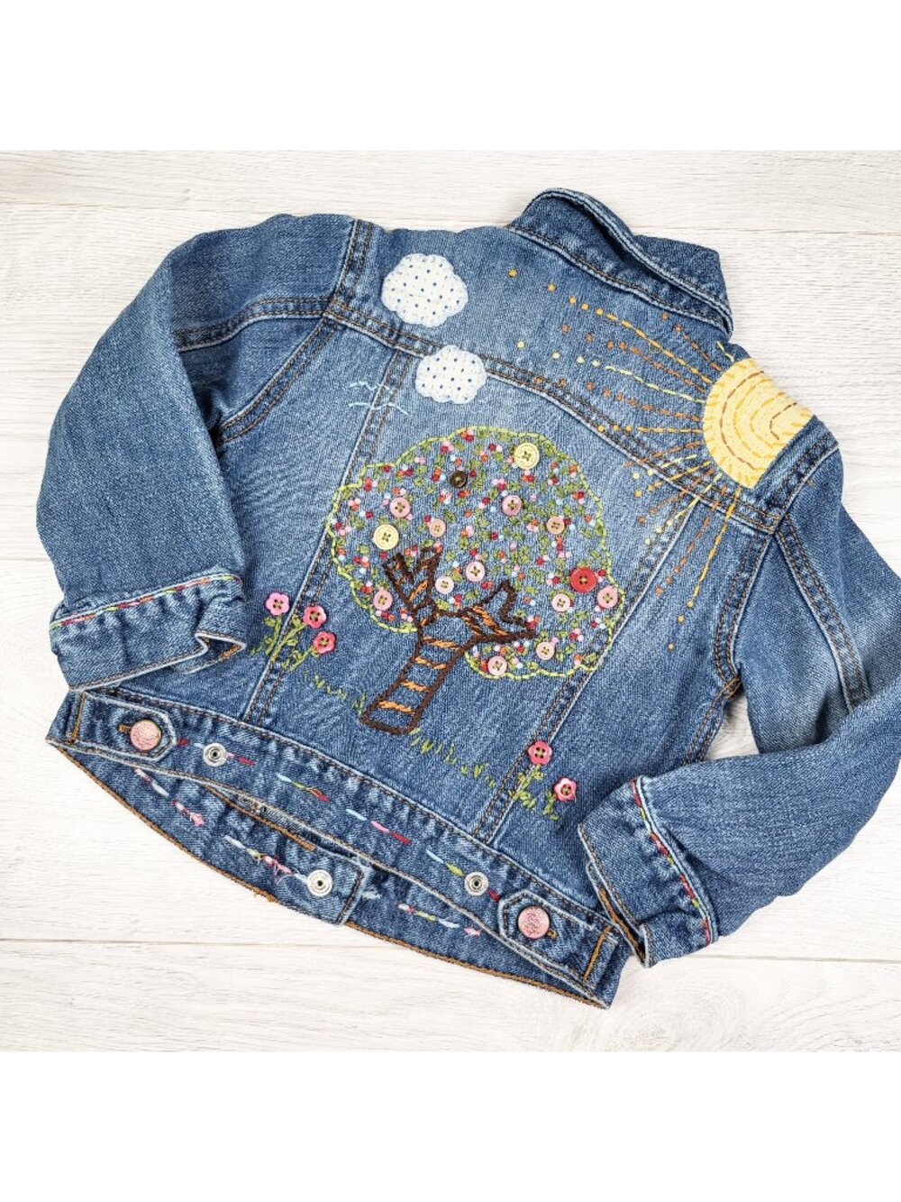 Gap vintage Y2K 2007 embroidered denim jacket. Toddler Girl Size 4T